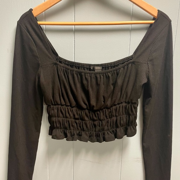 💗Forever 21💗 Black long sleeve rushed crop top. Size M - Picture 1 of 5